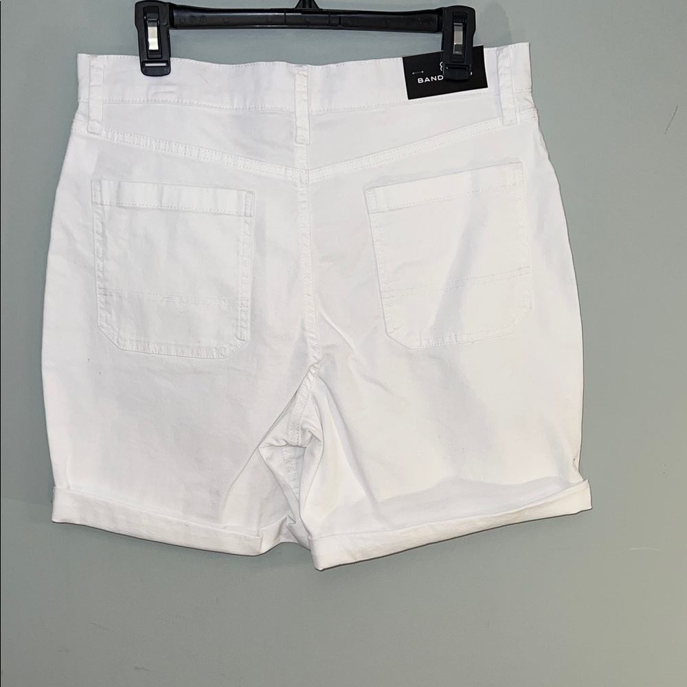 Bandolino Women's Crisp White Bermudas - Picture 3 of 7